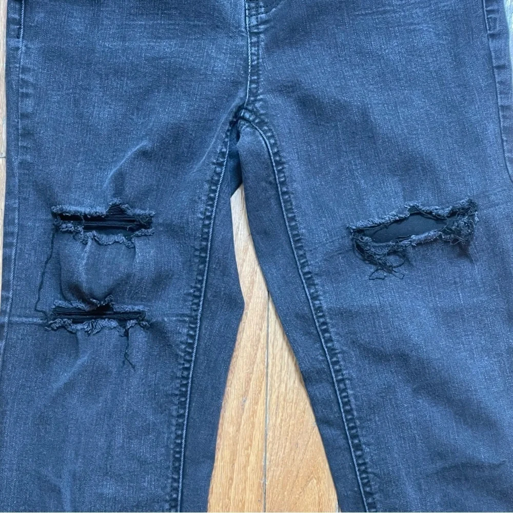 Vanilla Star Black Distressed Mom Jeans Size 1 High Rise Ripped Knees Frayed Hem